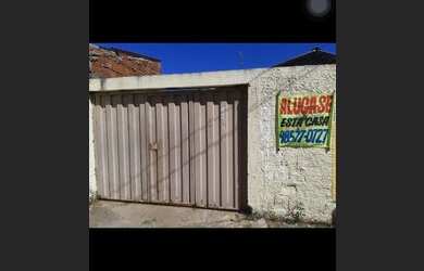 Imagem: A casa possui 2 Dormitórios, 1 Banheiro, 1 Vaga na garagem