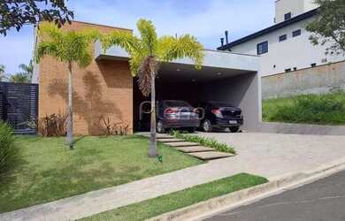 Imagem: A casa em condomínio possui 3 Dormitórios, 3 Banheiros, 4