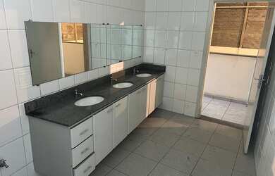 Imagem 7: Galpão/Depósito/Armazém para aluguel e venda com 2200 m2