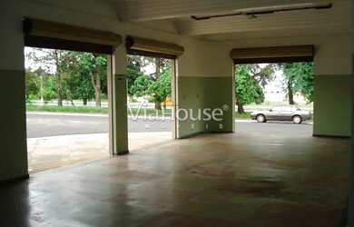 Imagem: O depósito possui 5 Vagas na garagem, 213m² de Área e está