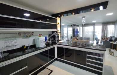 Imagem: A casa em condomínio possui 3 Dormitórios, 4 Banheiros, 4