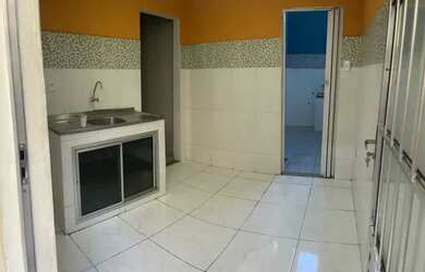 Imagem: A casa possui 2 Dormitórios, 1 Banheiro e está localizado