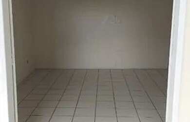 Imagem: O depósito possui 20m² de Área e está localizado em Brotas