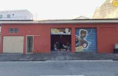 Imagem: A casa possui 3 Dormitórios, 2 Banheiros, 1 Vaga na garagem