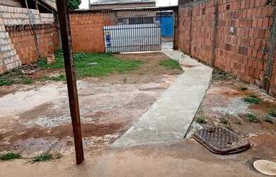 Imagem 10: Evandro Leal corretor de imóvel vende lote com casa na Qnr 03