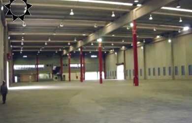 Imagem: O depósito possui 5500m² de Área e está localizado em Alphaville