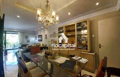 Imagem: O apartamento possui 4 Dormitórios, 3 Banheiros, 2 Vagas na