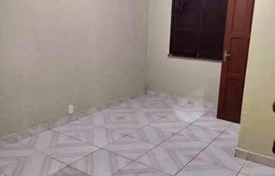 Imagem: A casa possui 2 Dormitórios, 1 Banheiro, 1 Vaga na garagem