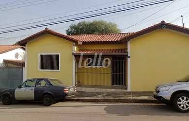 Imagem: A casa possui 2 Dormitórios, 1 Banheiro, 2 Vagas na garagem