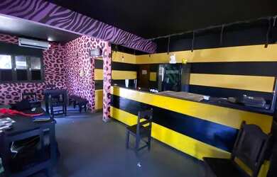 Imagem: A casa possui 1 Dormitório, 3 Banheiros, 3 Vagas na garagem