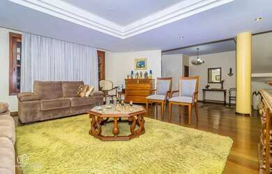 Imagem 7: Sobrado com 4 quartos e 4 vagas em Petrópolis