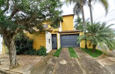 Imagem 2: Imóvel bem localizado. Churrasqueira, Varanda, Lareirae3 Vagas na garagem