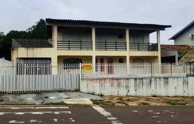 Imagem: A casa possui 3 Dormitórios, 2 Banheiros, 214m² de Área e