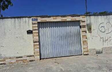 Imagem: A casa possui 2 Dormitórios, 1 Banheiro, 1 Vaga na garagem