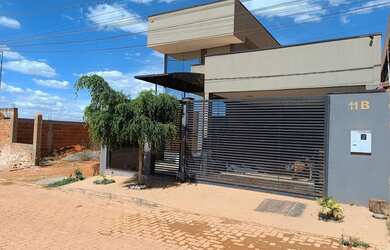 Imagem: A casa em condomínio possui 3 Dormitórios, 3 Banheiros, 2