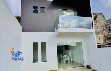 Imagem: A casa em condomínio possui 3 Dormitórios, 3 Banheiros, 2