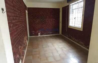 Imagem: A casa possui 2 Dormitórios, 2 Banheiros, 1 Vaga na garagem