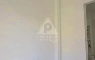 Imagem 5: Conjugado dividido em Sala e Quarto, 28 m² no Flamengo, próximo ao metrô