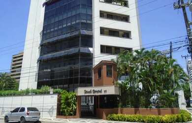 Imagem: O apartamento possui 4 Dormitórios, 5 Banheiros, 2 Vagas na