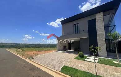 Imagem: A casa em condomínio possui 3 Dormitórios, 5 Banheiros, 2