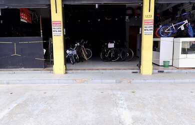 Imagem: O depósito possui 4 Vagas na garagem e 100m² de Área e está