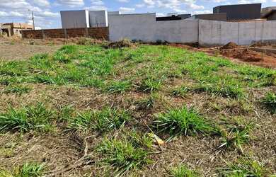 Imagem: O terreno possui 296m² de Área, Churrasqueira, Piscina e