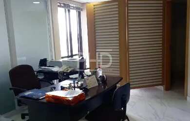 Imagem: O depósito possui 1 Vaga na garagem, 30m² de Área e está