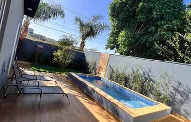 Imagem: A casa em condomínio possui 3 Dormitórios, 4 Banheiros, 4