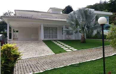 Imagem: A casa em condomínio possui 5 Dormitórios, 3 Banheiros, 2