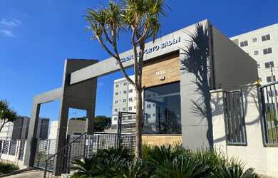 Imagem: O apartamento possui 2 Dormitórios, 1 Banheiro, 1 Vaga na garagem