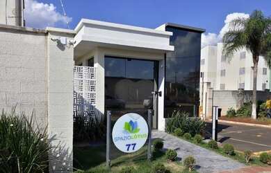 Imagem: O apartamento possui 2 Dormitórios, 1 Banheiro, 1 Vaga na garagem