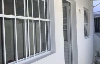 Imagem: A casa possui 2 Dormitórios, 1 Banheiro e está localizado