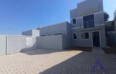 Imagem: A casa possui 2 Dormitórios, 2 Banheiros, 4 Vagas na garagem