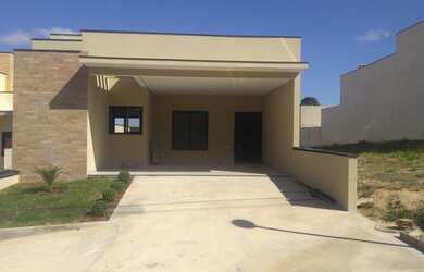 Imagem: A casa em condomínio possui 3 Dormitórios, 3 Banheiros, 4