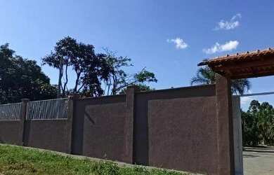 Imagem: A casa possui 3 Dormitórios, 5 Banheiros, 5 Vagas na garagem