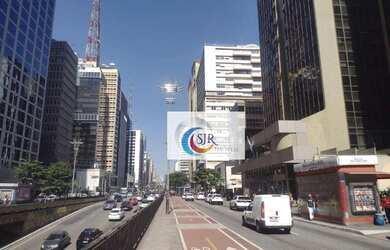 Imagem: O depósito possui 5 Vagas na garagem e 2127m² de Área e está