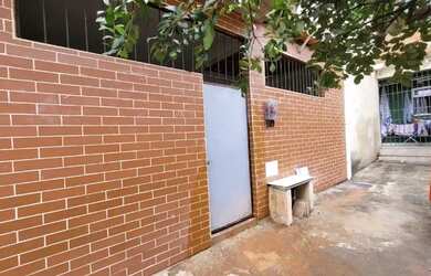 Imagem: A casa possui 1 Dormitório, 1 Banheiro e está localizado