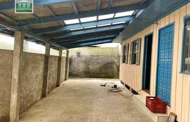 Imagem: A casa possui 2 Dormitórios, 1 Banheiro, 5 Vagas na garagem