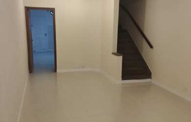 Imagem: A casa possui 2 Dormitórios, 1 Banheiro, 1 Vaga na garagem