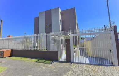 Imagem: O apartamento possui 3 Dormitórios, 1 Banheiro, 1 Vaga na garagem