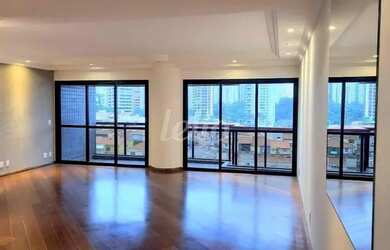 Imagem: O apartamento possui 4 Dormitórios, 3 Banheiros, 3 Vagas na