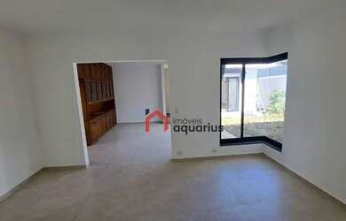 Imagem: A casa em condomínio possui 3 Dormitórios, 4 Banheiros, 4