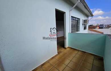 Imagem: A casa possui 4 Dormitórios, 4 Banheiros, 2 Vagas na garagem