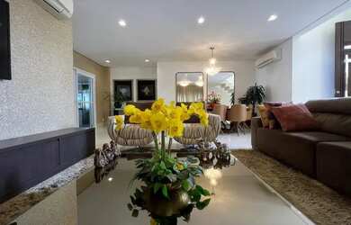 Imagem: A casa em condomínio possui 4 Dormitórios, 5 Banheiros, 3