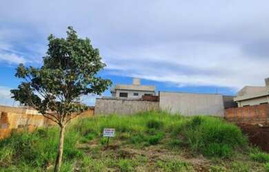 Imagem: O terreno possui 250m² de Área e está localizado em Jardim