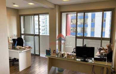 Imagem: O depósito possui 2 Vagas na garagem, 58m² de Área e está