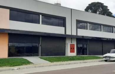 Imagem: O depósito possui 1 Vaga na garagem e 140m² de Área e está