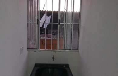 Imagem: A casa possui 1 Dormitório, 1 Banheiro e está localizado