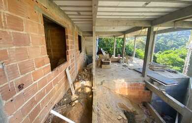 Imagem: A casa possui 3 Dormitórios, 3 Banheiros, 185m² de Área e