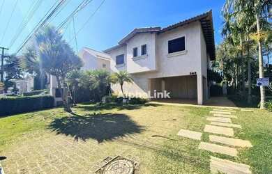 Imagem: A casa em condomínio possui 4 Dormitórios, 5 Banheiros, 4